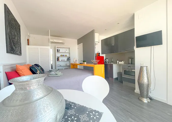 Unique With Amazing Terrace Centre Appartamento