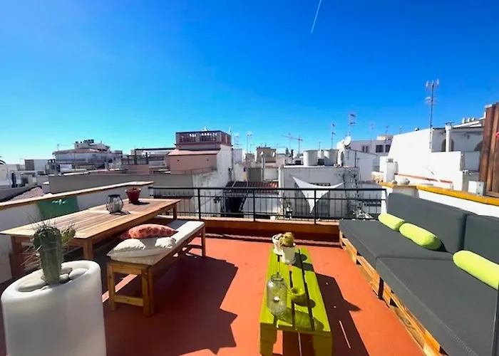 Unique With Amazing Terrace Centre *