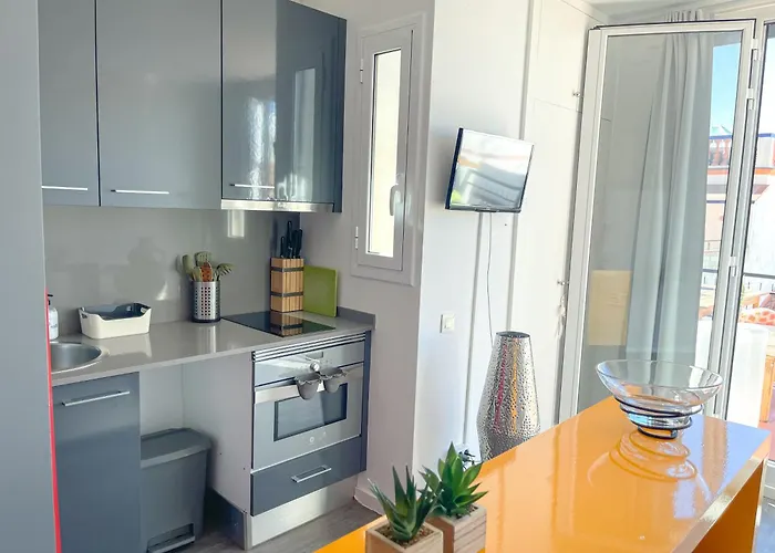 Unique With Amazing Terrace Centre *